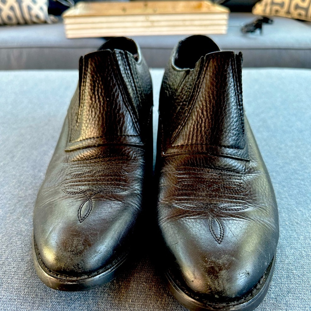 Black ankle leather boots